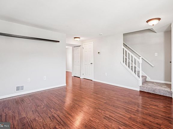 2nd image of 31 Quincy Ct