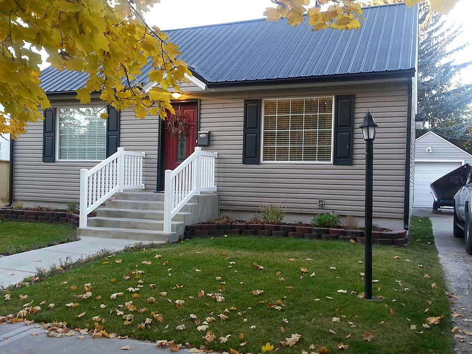 1st image of 445 E 13th St