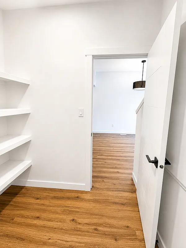 3 bed, 2.5 bath, 1350 sqft, $1,995 — Photo 4