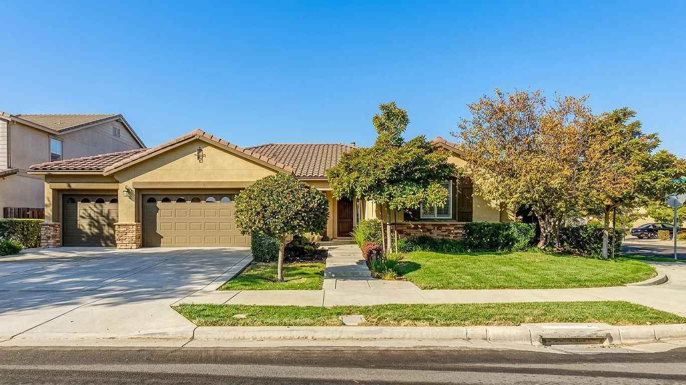 1753 Mediterraneo Way — Photo 2