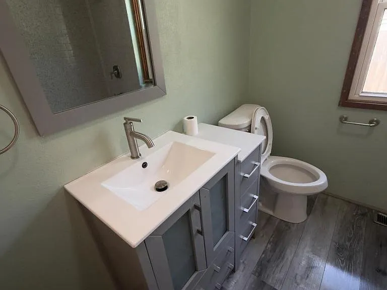 917 Kirkwood Ave — Photo 10
