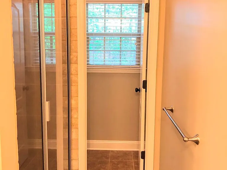 1121 Livingston Trl — Photo 31