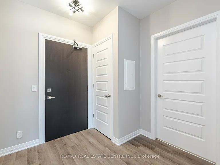 102 Grovewood Cmn #217 — Photo 8