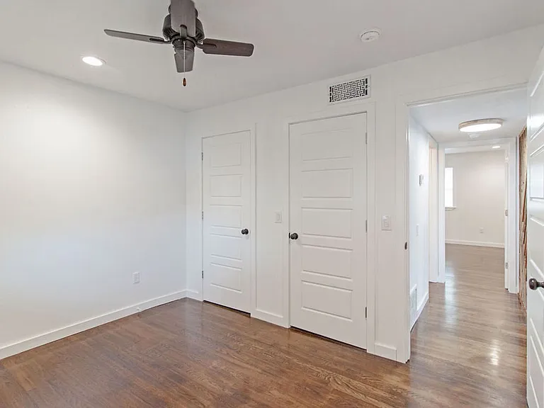 400 W Poplar St #D — Photo 15