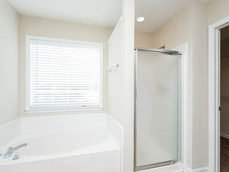 242 Regent Sq — Photo 12