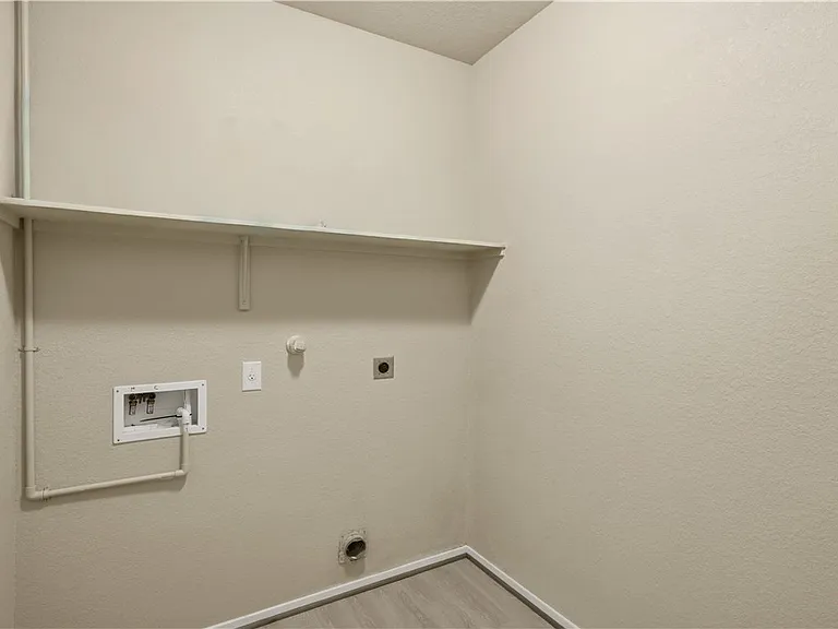 140 Fabarm Ln — Photo 18