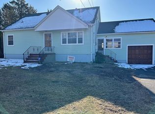 24480 Main Rd, Cutchogue, NY 11935