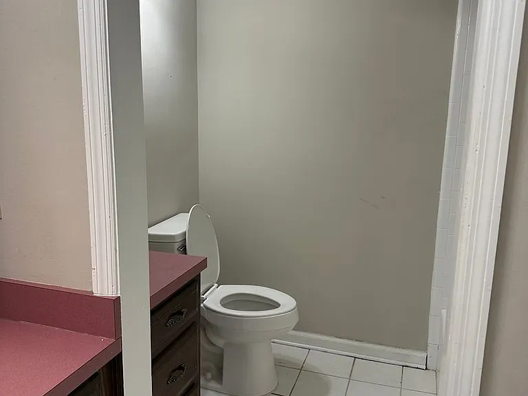 985 Pineland Ave — Photo 8