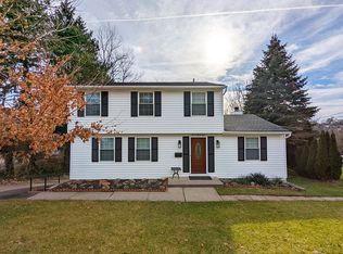 1188 Lindsay Rd, Carnegie, PA 15106