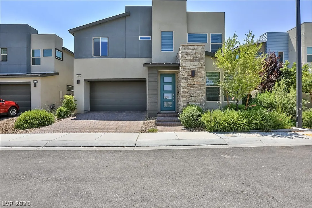 4 bed, 3.0 bath, 2736 sqft, $3,300 — Photo 2