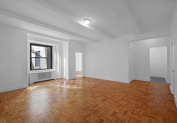 3rd image of 160 W 71st St APT 5E