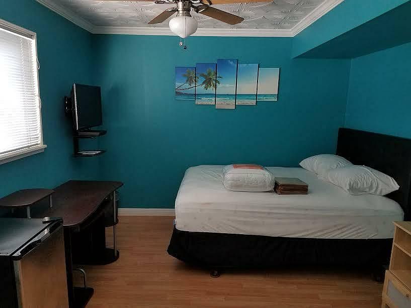 1st image of 5503 Starcrest Dr