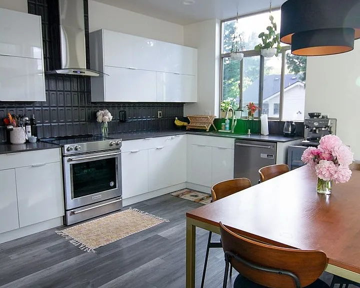 5253 Fauntleroy Way SW — Photo 13