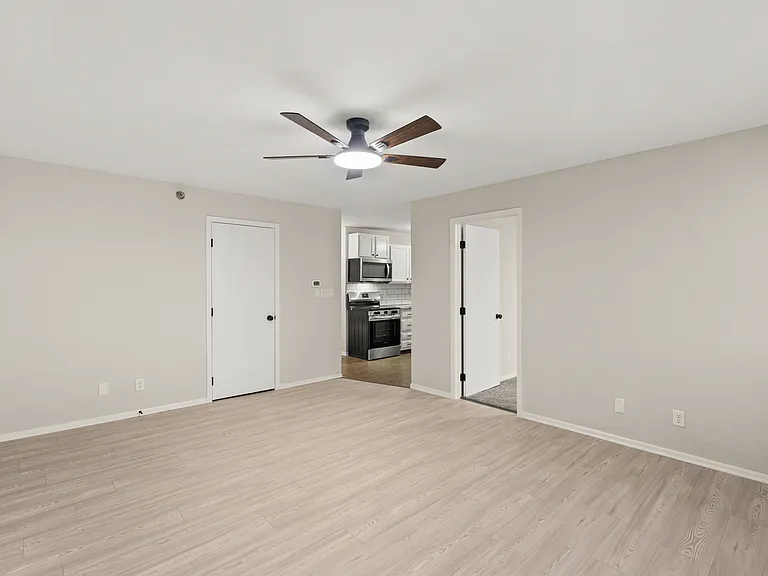 428 Stonehaven Dr — Photo 14