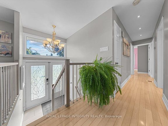 4th image of 3073 Old Montreal Rd
