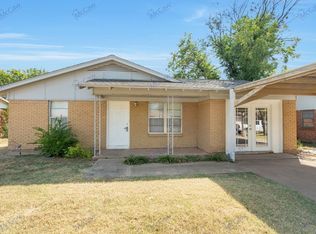 811 Vogel St, Iowa Park, TX 76367