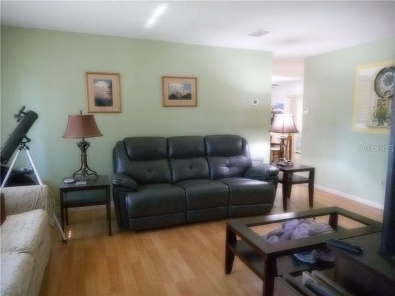 4th image of 1477 W Evergreen Dr