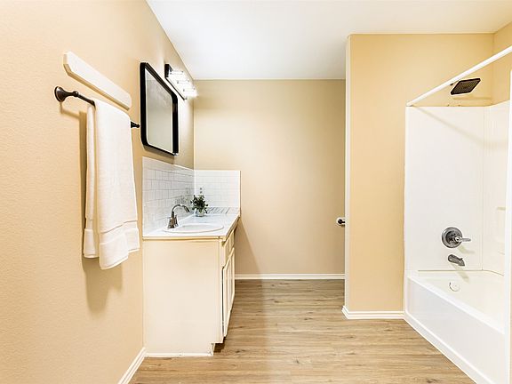 4th image of 7850 Maverick Trace Ln #7850