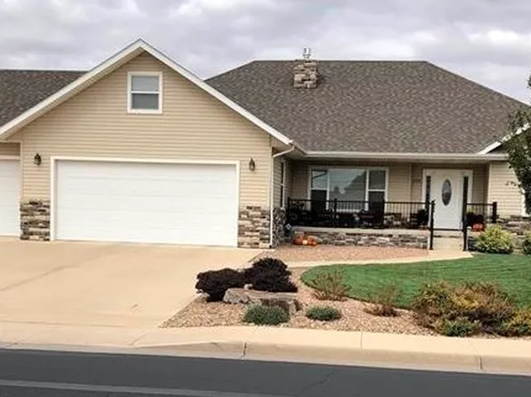 503 W 33rd St, Hays, KS 67601