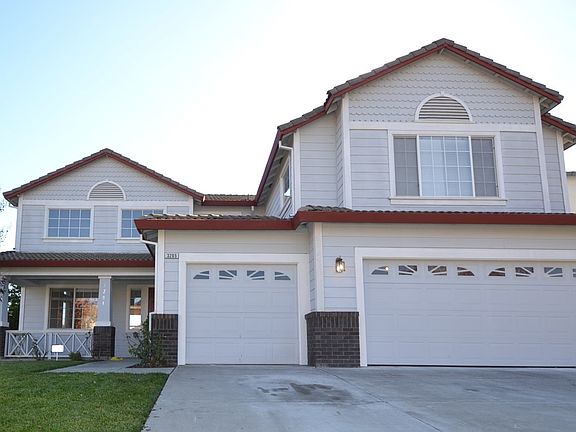 2nd image of 3205 Lagunita Cir