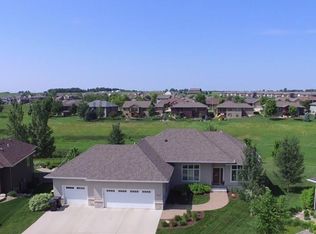 1805 S Copper Crest Cir, Sioux Falls, SD 57110
