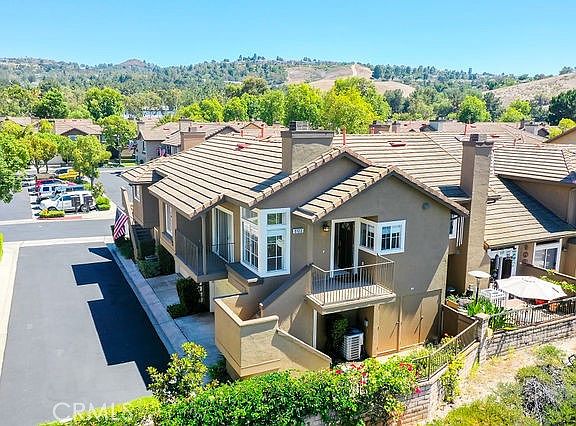 2nd image of 8123 E Oak Ridge Cir