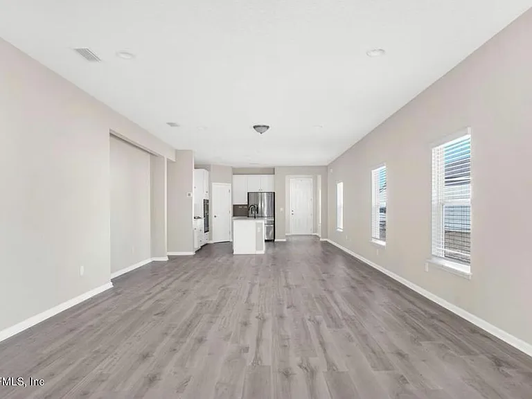 356 Bermudez Way — Photo 10