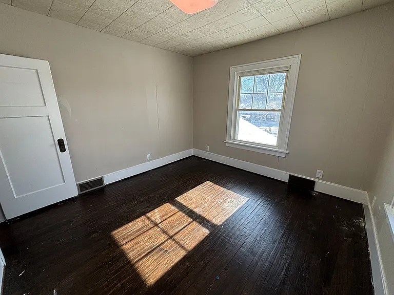 1410 Wilson Ave — Photo 13