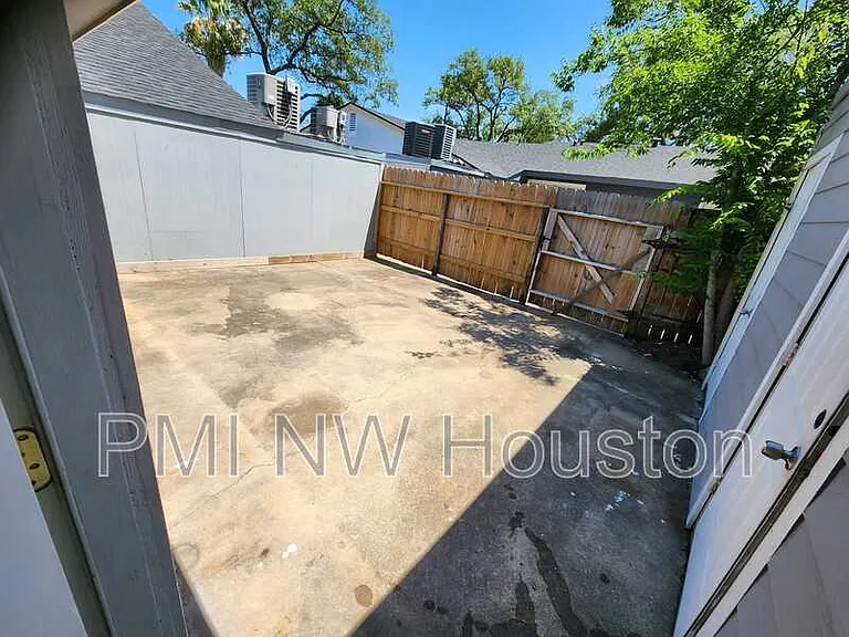 2677 Gessner Rd #202 — Photo 7