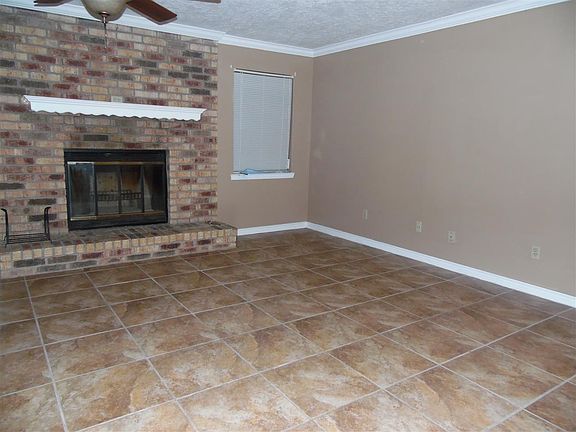 2nd image of 16 Dana St