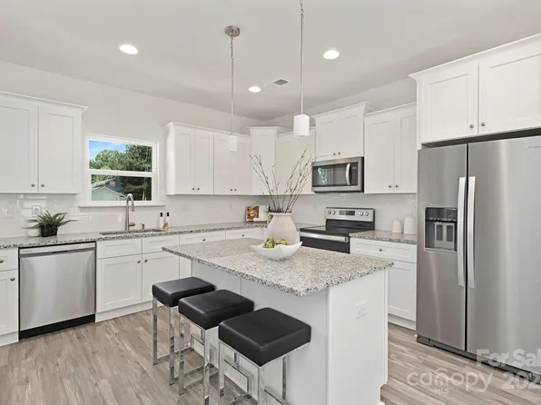 6324 Linda Vista Ln, Charlotte, NC 28216