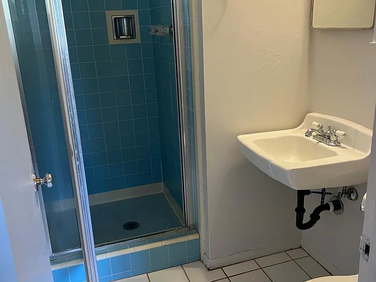 4239 E Flower St — Photo 35