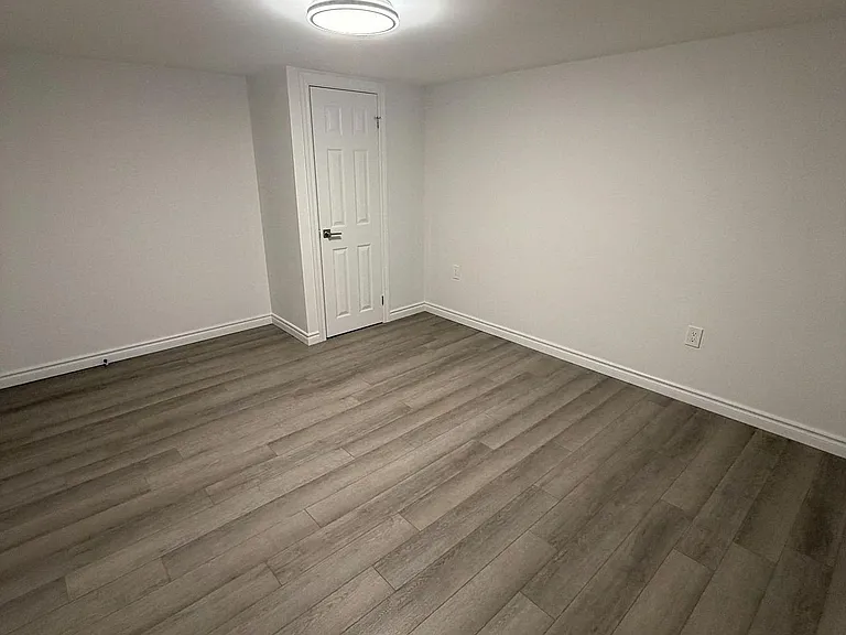 43 Commons Dr #LOWER — Photo 7