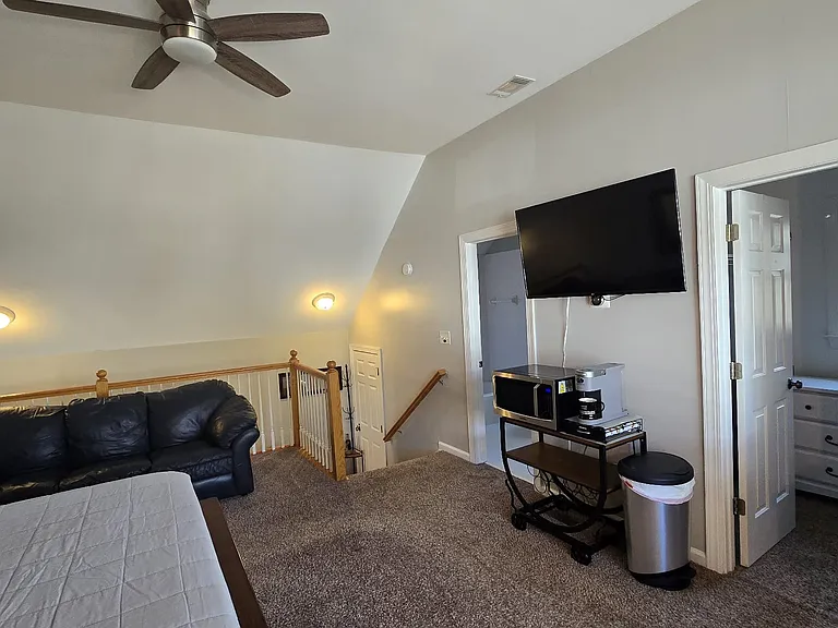 1435 Hedgewood Ln NW — Photo 10