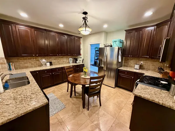 20 Homer St, Brookline, MA 02445