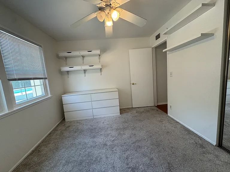 22936 Gault St — Photo 10