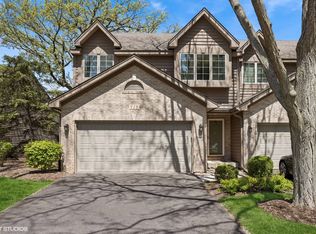 919 Millcreek Cir, Elgin, IL 60123