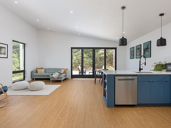 3rd image of 32155 Cape Kiwanda Dr