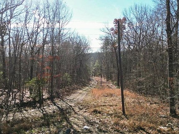 4th image of 69 E Log Rd