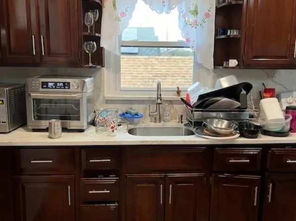 (undisclosed Address), Rockville Centre, NY 11570