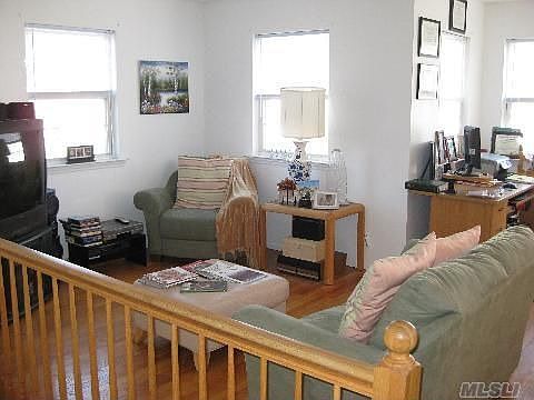 2nd image of 3940 South St
