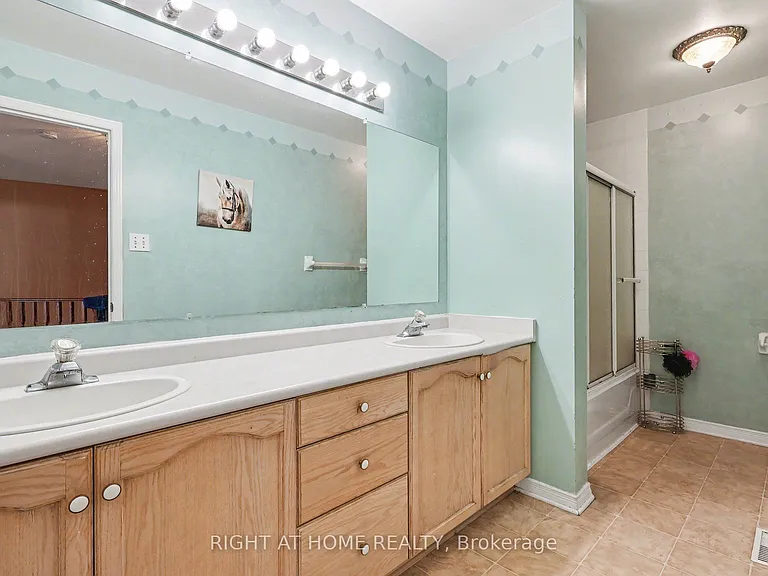 52 Scarlet Ct — Photo 17