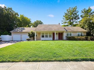 25 Mccue Road, Morganville, NJ 07751