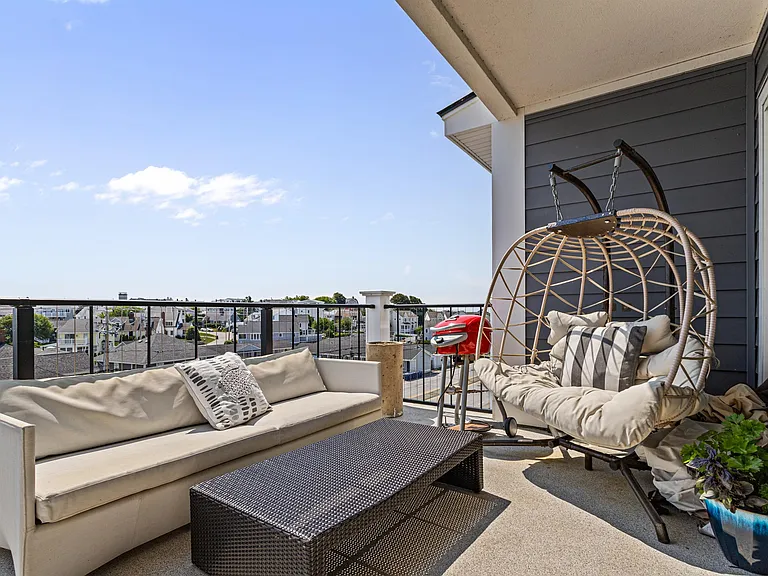 535 Ocean Blvd #403 — Photo 35