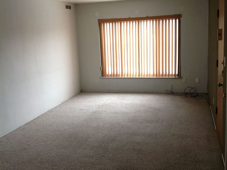 1st image of 19045 Hilliard Blvd APT 3