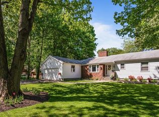 23 Douglas Rd, Lynnfield, MA 01940