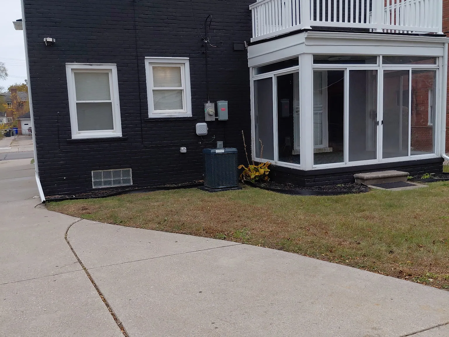 3 bed, 2.5 bath, 1488 sqft, $2,200 — Photo 2