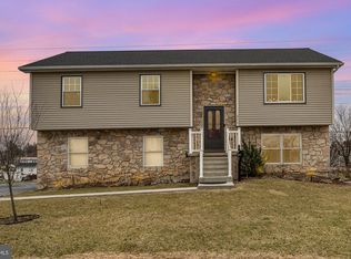 211 N East St, Hummelstown, PA 17036