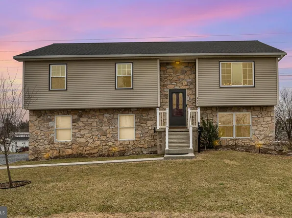 211 N East St, Hummelstown, PA 17036