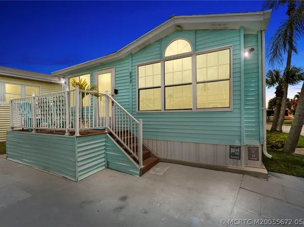 692 Nettles Blvd, Jensen Beach, FL 34957